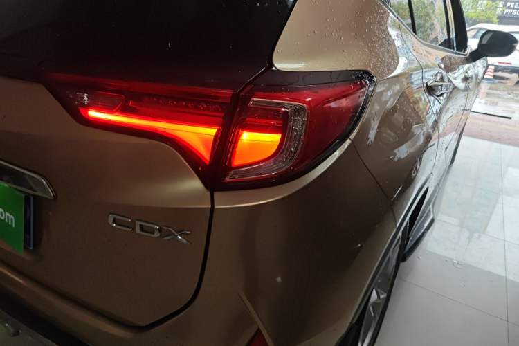 Used Acura CDX 2016 1.5T Two-Wheel Drive Deluxe Edition
