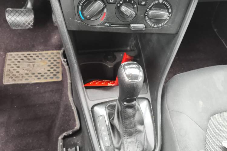 Used Skoda Rapid Spaceback 2014 1.6L Automatic Enjoyment Edition