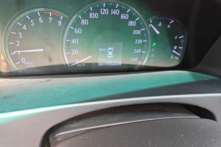 Used Toyota Crown 2010 2.5L Royal Leather Navigation Edition Odometer Close Up