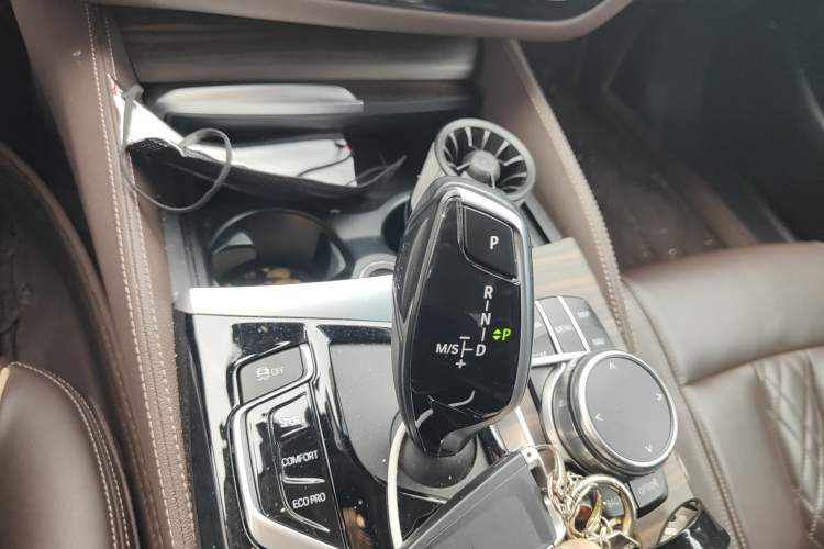 Used BMW 5 Series 2019 Facelifted 530Li Luxury Edition Premium Package Gear Lever