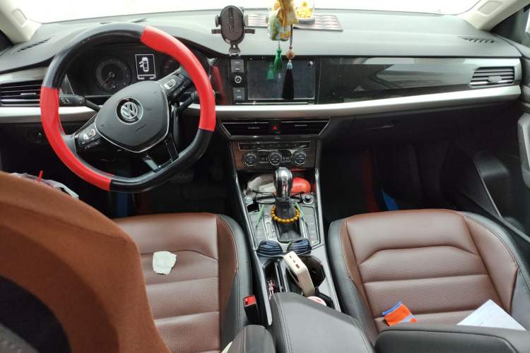 Used Volkswagen Lavida 2019 280TSI DSG Luxury Edition China VI Standard Center Console