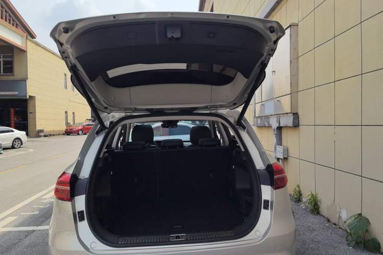 Used Hongqi HS5 2022 Facelifted Version 2.0T Smart Connect Flagship All-Wheel-Drive Edition
