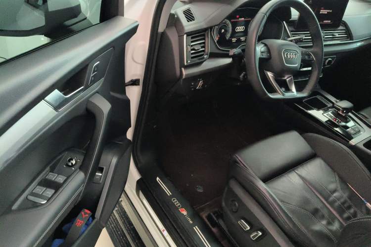 Used Audi Q5L 2023 40T Fashionable and Dynamic Edition
