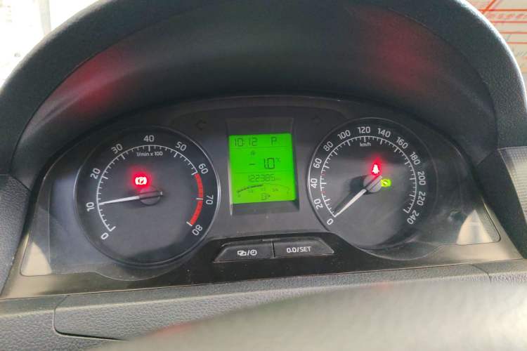 Used Skoda Rapid 2015 1.6L Automatic Smart Selection Model
