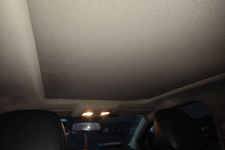 Used Suzuki S-Cross 2014 1.6L CVT Two-Wheel Drive Elite Version
