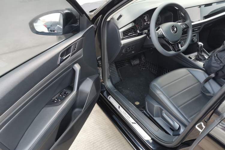 Used Volkswagen Lavida 2021 1.5L Automatic Comfort Edition
