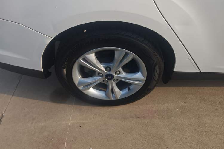 Used Ford Focus 2012 Sedan 1.6L Manual Fashion Edition