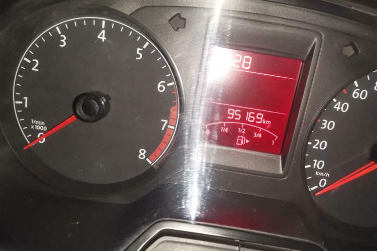 Used Volkswagen Jetta 2015 Value Edition 1.6L Manual Fashionable Style Odometer Close Up