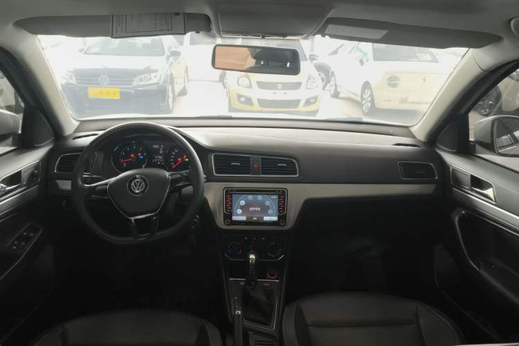 Used Volkswagen Gran Lavida 2015 230TSI DSG Comfort Edition Center Console