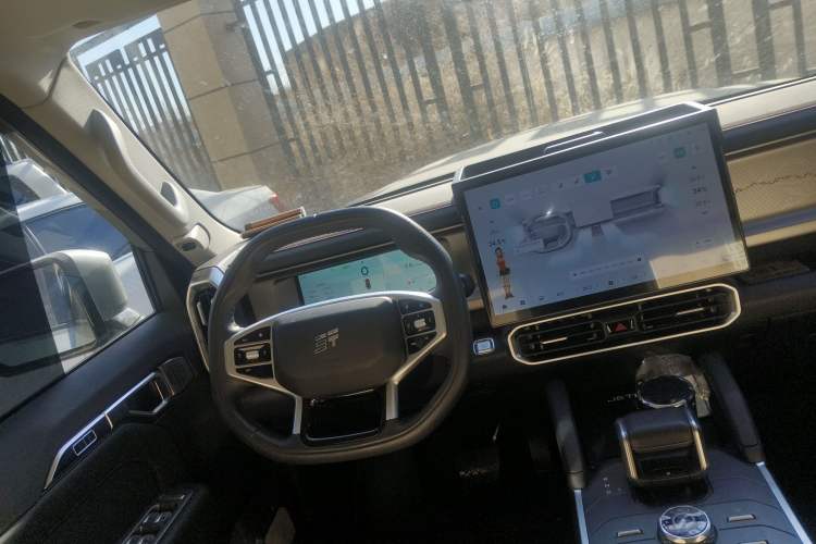 Used JETOUR Traveler 2023 1.5T Two-Wheel Drive Discovery PRO
