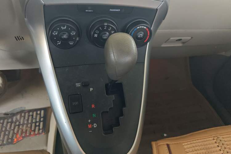 Used Toyota Verso 2015 180E CVT Crossover Edition
