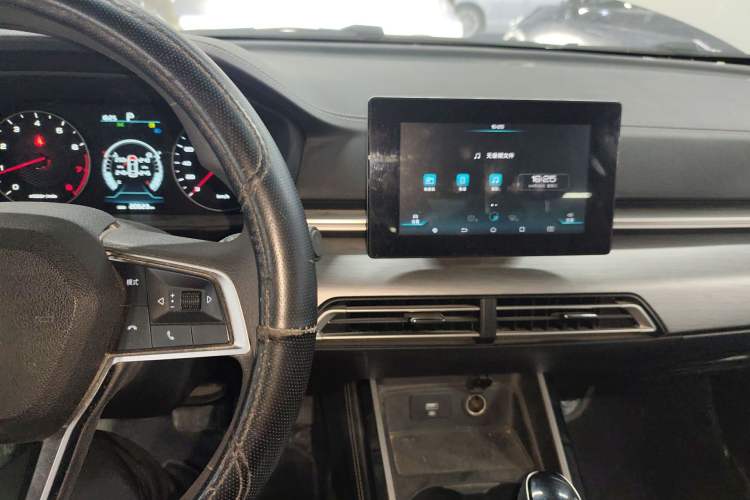 Used BYD Qin 2019 1.5L Automatic Luxury Model Audio And AC Panel