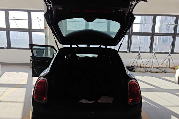 Used MINI MINI 2018 1.5T COOPER Racing Edition Five-Door Version