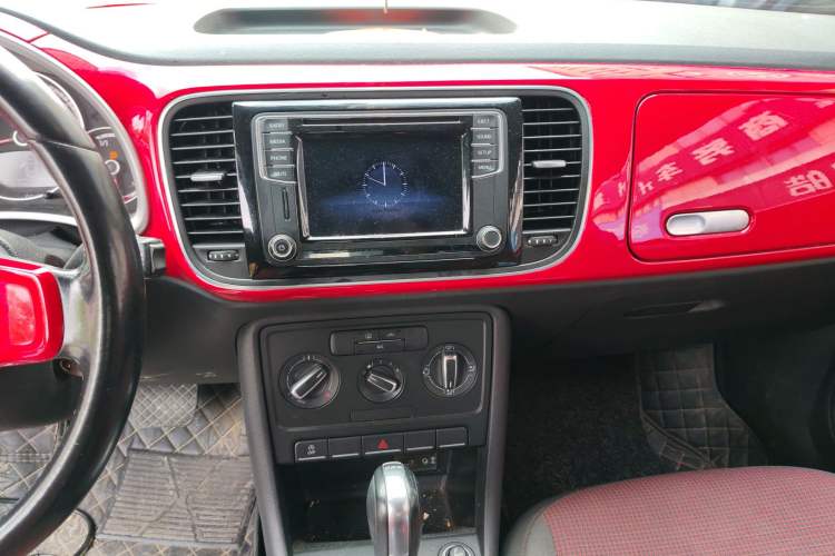 Used Volkswagen Beetle 2015 180TSI model
