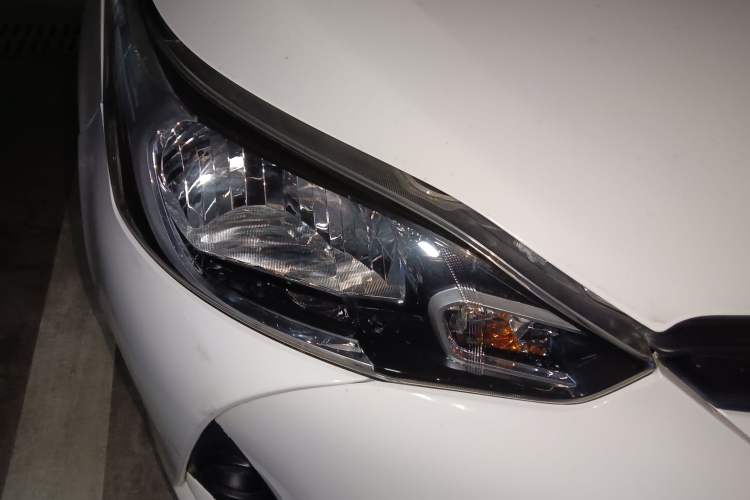 Used Toyota YARiS L Zhi Xiang 2017 1.5E CVT Dynamic Edition Right Front Headlight