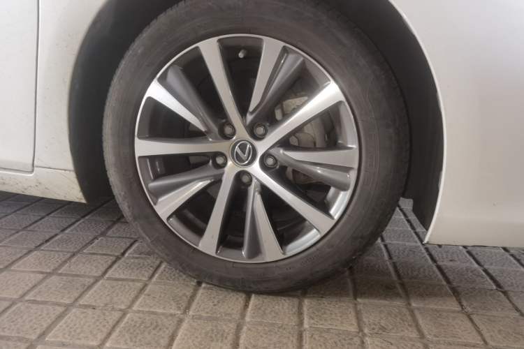 Used Lexus ES 2020 300h Premier Edition
