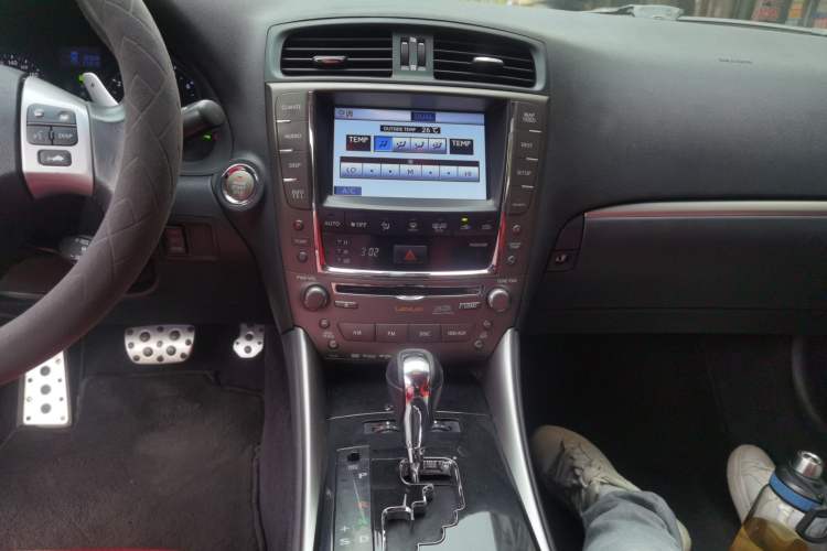 Used Lexus IS 2011 250C Audio And AC Panel