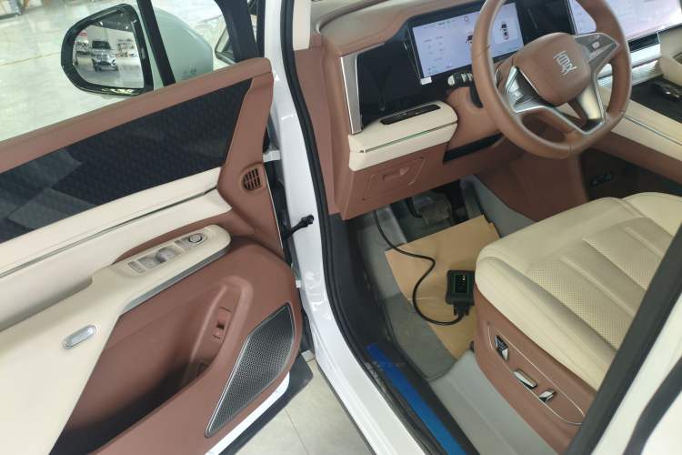 Used BYD Xia 2025 DM-i 1.5T 180km Beyond Edition Driver Seat