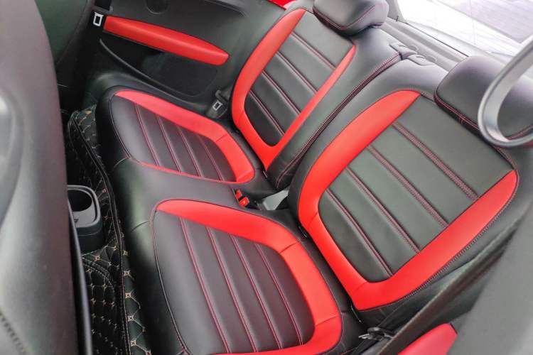 Used Volkswagen Beetle 2015 180TSI model
