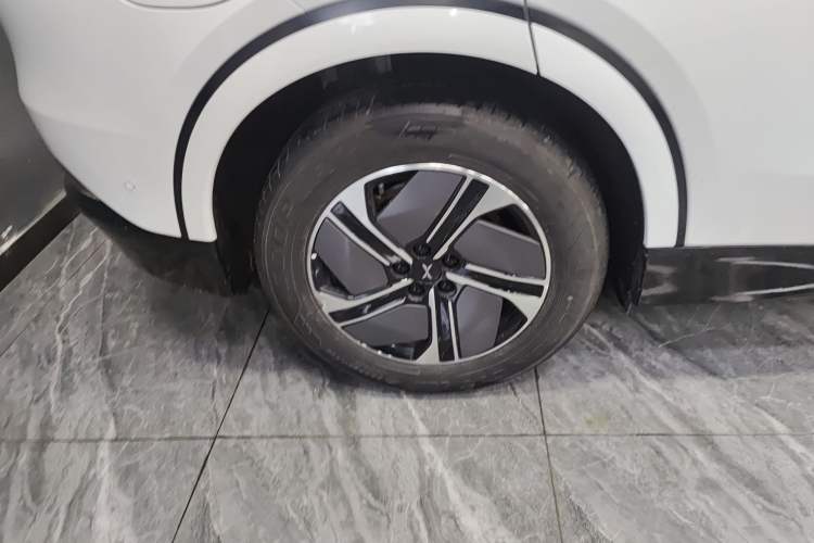 Used XPeng G6 2023 580 Long-Range Pro Exterior 5