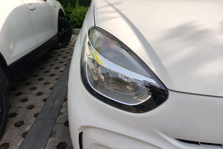 Used Roewe Clever 2021 302 km New Four-Seater Super-Efficient Version
