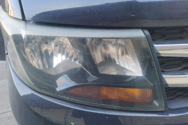 Used JAC Refine M3 2015 Maker Edition 1.6L Luxury Smart Version Right Front Headlight