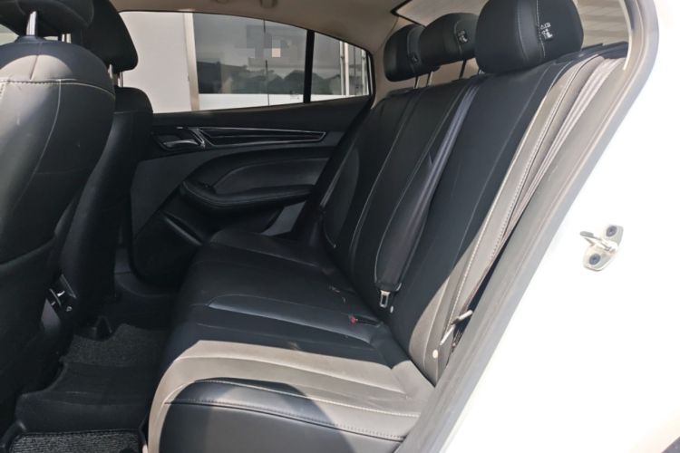 Used Roewe i5 2021 Revised Version 1.5L CVT Diamond Edition Left Rear Seat