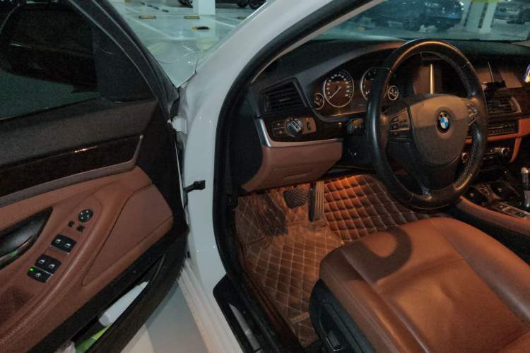 Used BMW 5 Series 2014 525Li Leading Model