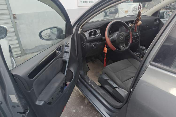 Used Volkswagen Golf 2012 1.6 Manual Comfort Edition
