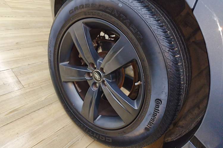 Used Land Rover Range Velar 2020 P250 R-DYNAMIC S Right Rear Wheel Hub