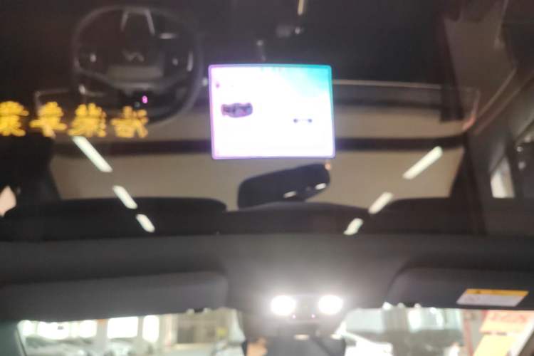 Used ONVO L60 2024 60 kWh Rear-Drive Version Headliner