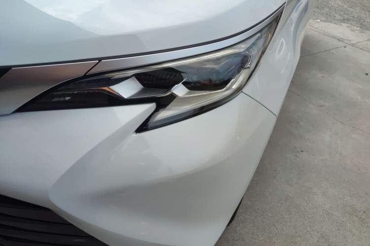 Used Toyota SIENNA 2026 Model 2.5L Dual-Engine Four-Wheel-Drive Premium Edition Left Front Headlight