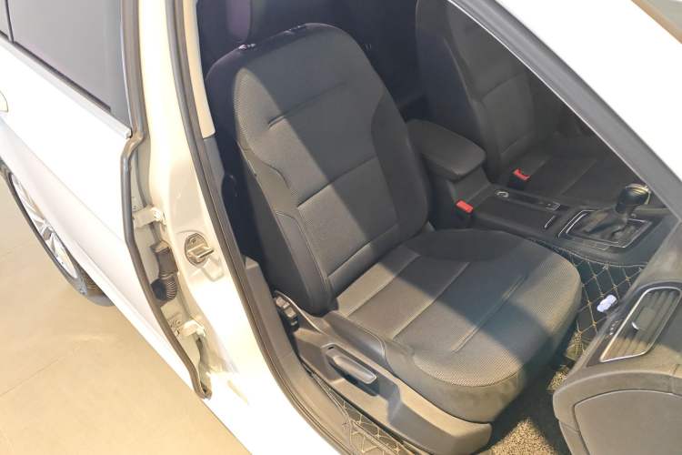 Used Volkswagen Golf 2018 230TSI Automatic Comfort Model
