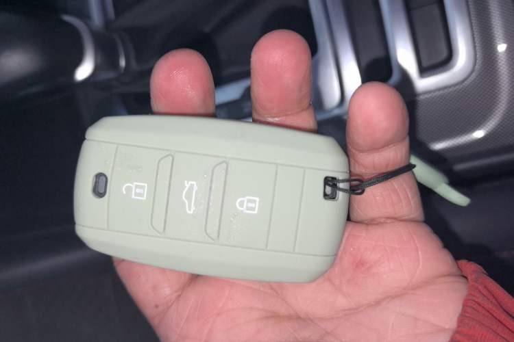 Used CHANGAN CS55 2018 1.5T Automatic Colorful Edition China V Standard Vehicle Key