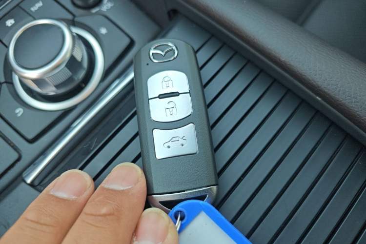 Used Mazda Atenza 2018 2.0L Blue Sky Luxury Edition China VI Standard