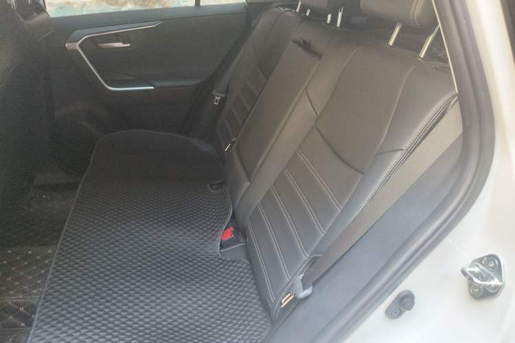 Used Toyota Wildlander 2022 2.0L CVT 4x4 Luxury PLUS Edition Left Rear Seat