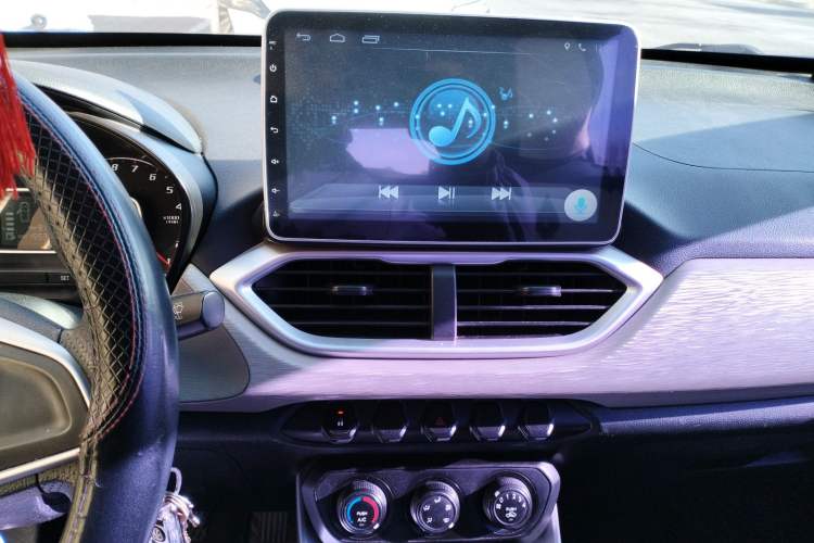 Used Baojun 510 2017 1.5L manual Comfort trim
