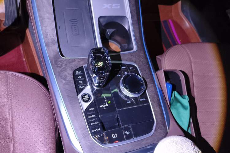 Used BMW X5 2022 xDrive 30Li Luxury M Sport Package
