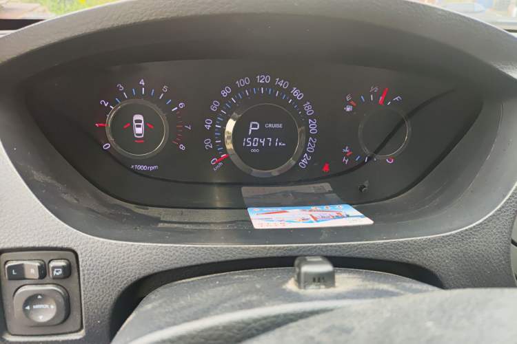 Used Luxgen Great 7 SUV 2013 Limited-Edition Sharp Model 2.2T Two-Wheel-Drive Smart Version Odometer Close Up