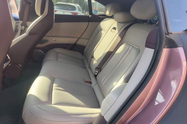 Used Xiaomi Auto YU7 2025 Ultra-Long Range High-Performance All-Wheel-Drive Max Edition
