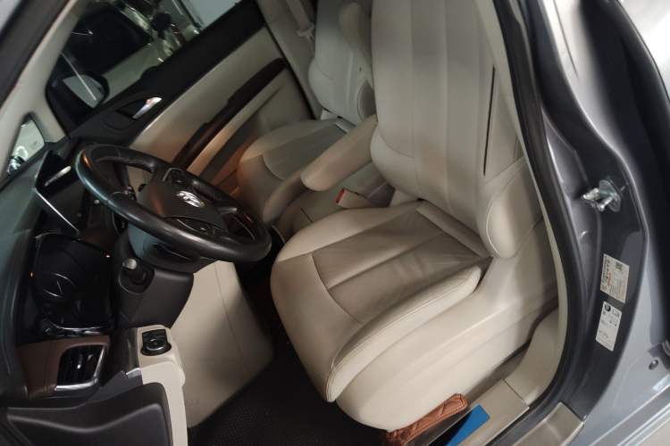 Used Buick GL8 2021 Land Cruiser Executive Class 652T Luxury Model
