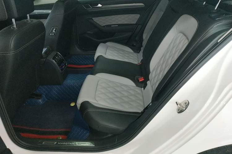 Used Volkswagen Magotan 2023 2 Million Units Limited Edition 330TSI DSG Leading Version