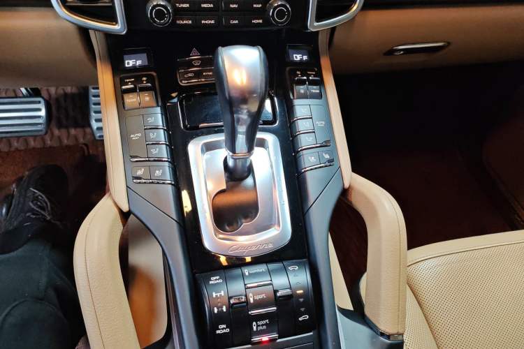 Used Porsche Cayenne 2016 Cayenne S 3.6T Gear Lever