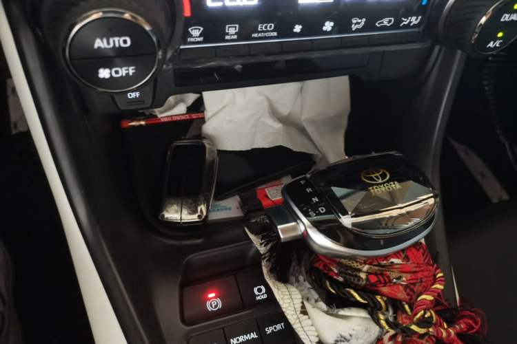 Used Toyota Wildlander 2024 Dual-Motor 2.5L E-CVT Two-Wheel Drive Urban Edition
