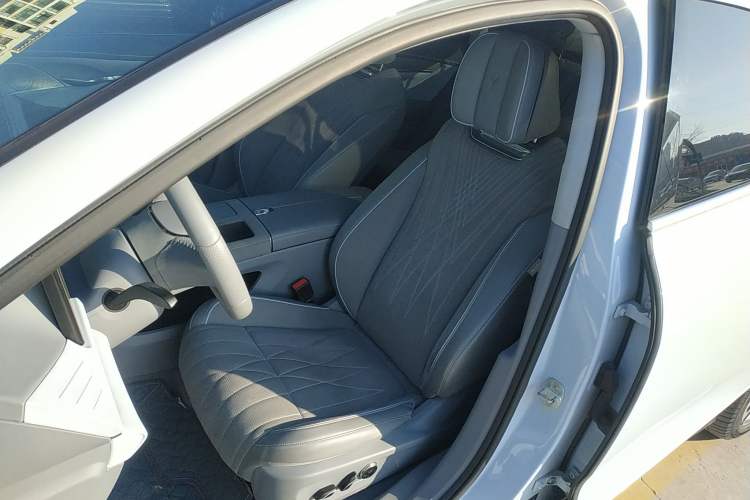 Used VOYAH PASSION 2023 Four-Wheel Drive Flagship Edition