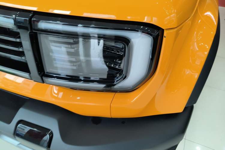 Used BAIC Off-Road BJ40 2024 2.0T All-New Urban Hunter Edition Chivalrous Style Left Front Headlight