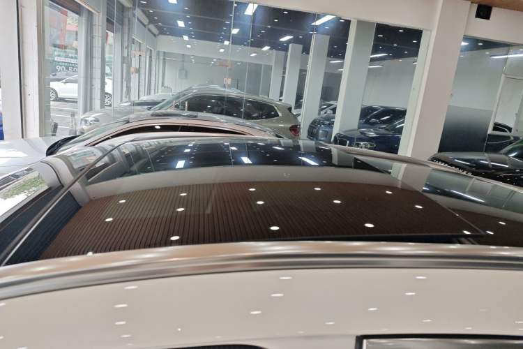 Used Mercedes-Benz GLA 2023 GLA 200 Roof