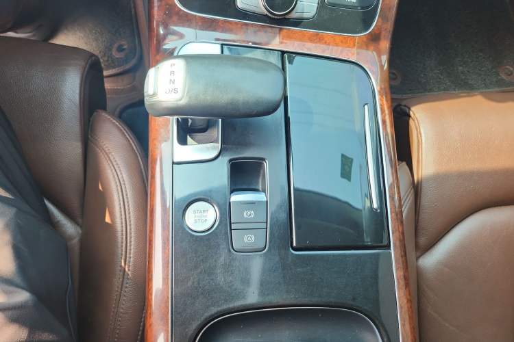 Used Audi A8 2012 A8L 45 TFSI quattro Comfort model
