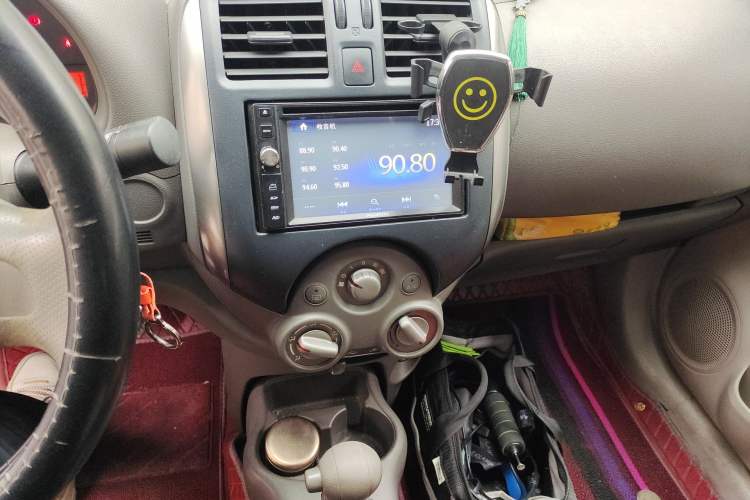 Used Nissan Sunny 2011 1.5XE CVT Comfort Edition Audio And AC Panel