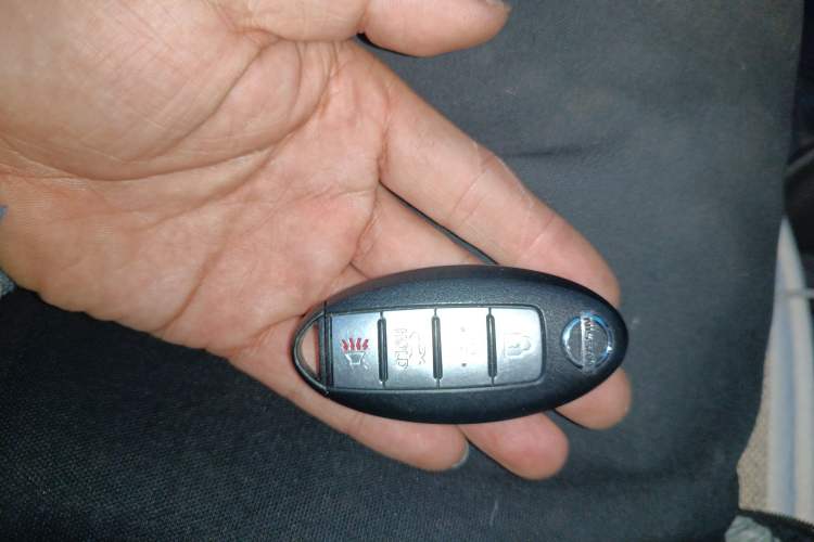 Used Nissan Sunny 2015 1.5XE Manual Master Edition Vehicle Key